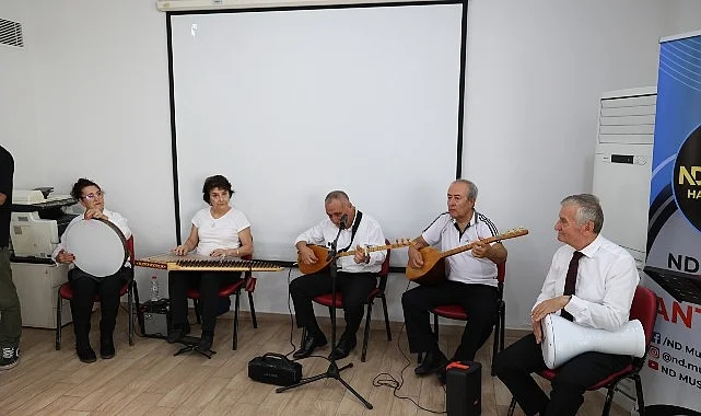 Mavi Ev alzheimer hastalarına ve yakınlarına moral oluyor