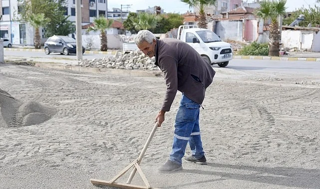 Burhaniye Belediyesi Fen İşleri Ekiplerinden Kesintisiz Hizmet