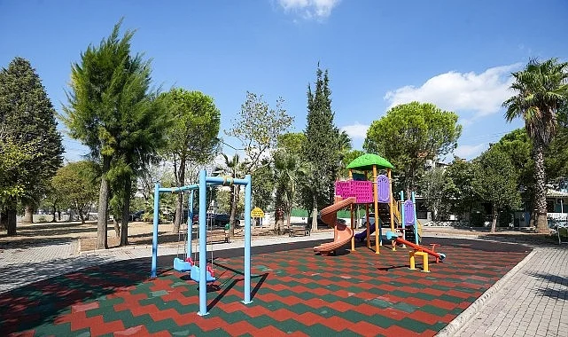 Gaziemir’in parklarında bakım ve yenileme çalışması