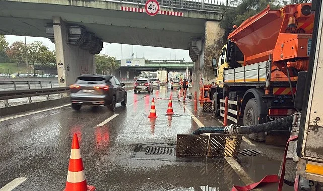 İstanbul’da Sağanak ve Fırtına Etkisini Sürdürüyor