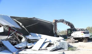 Nilüfer’de kaçak fabrika yıkıldı